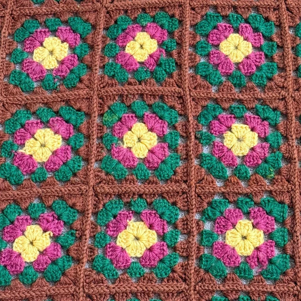 Handmade Afghan Blanket Vintage Granny Square Floral 72x53‎ Brown Crochet Throw